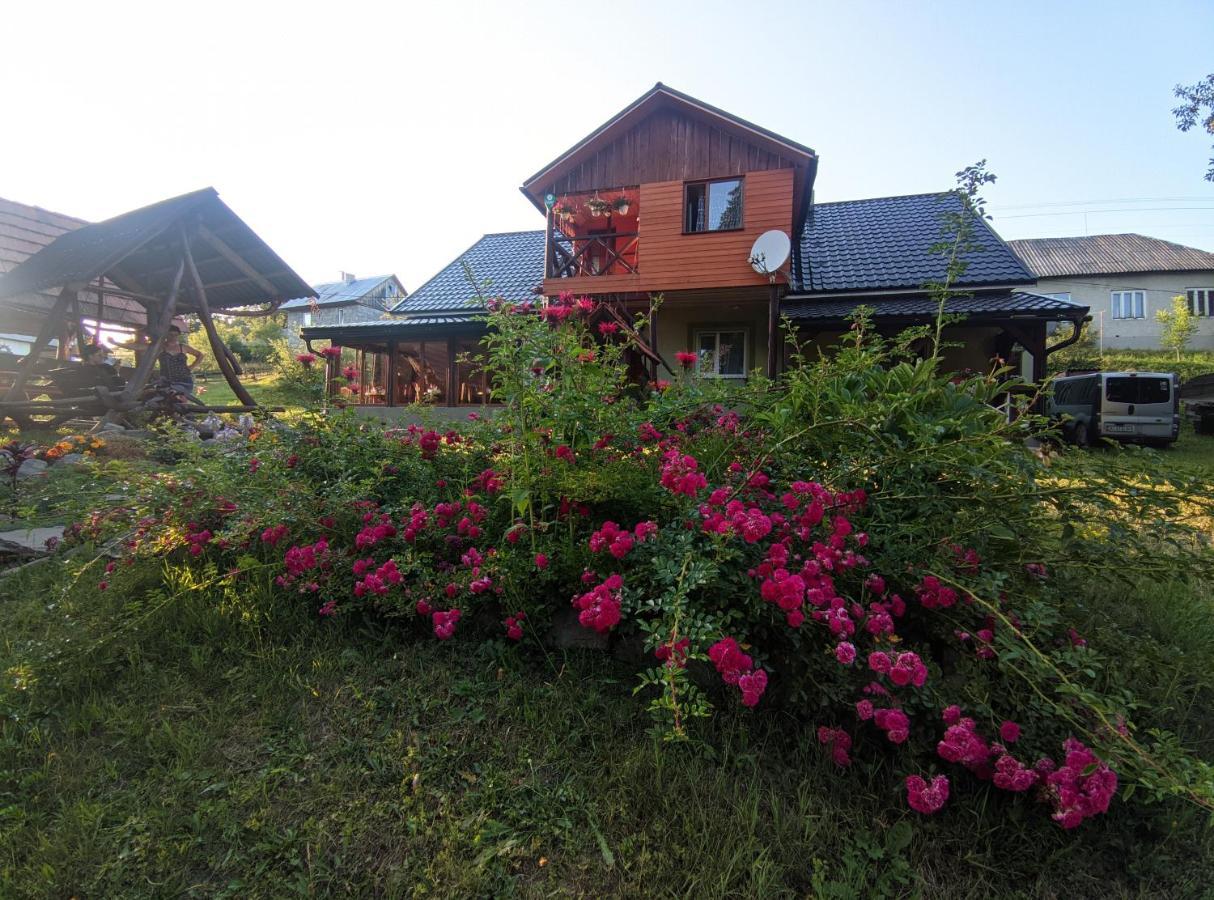 Zatishok Bilya Richky Lodge Pilipets