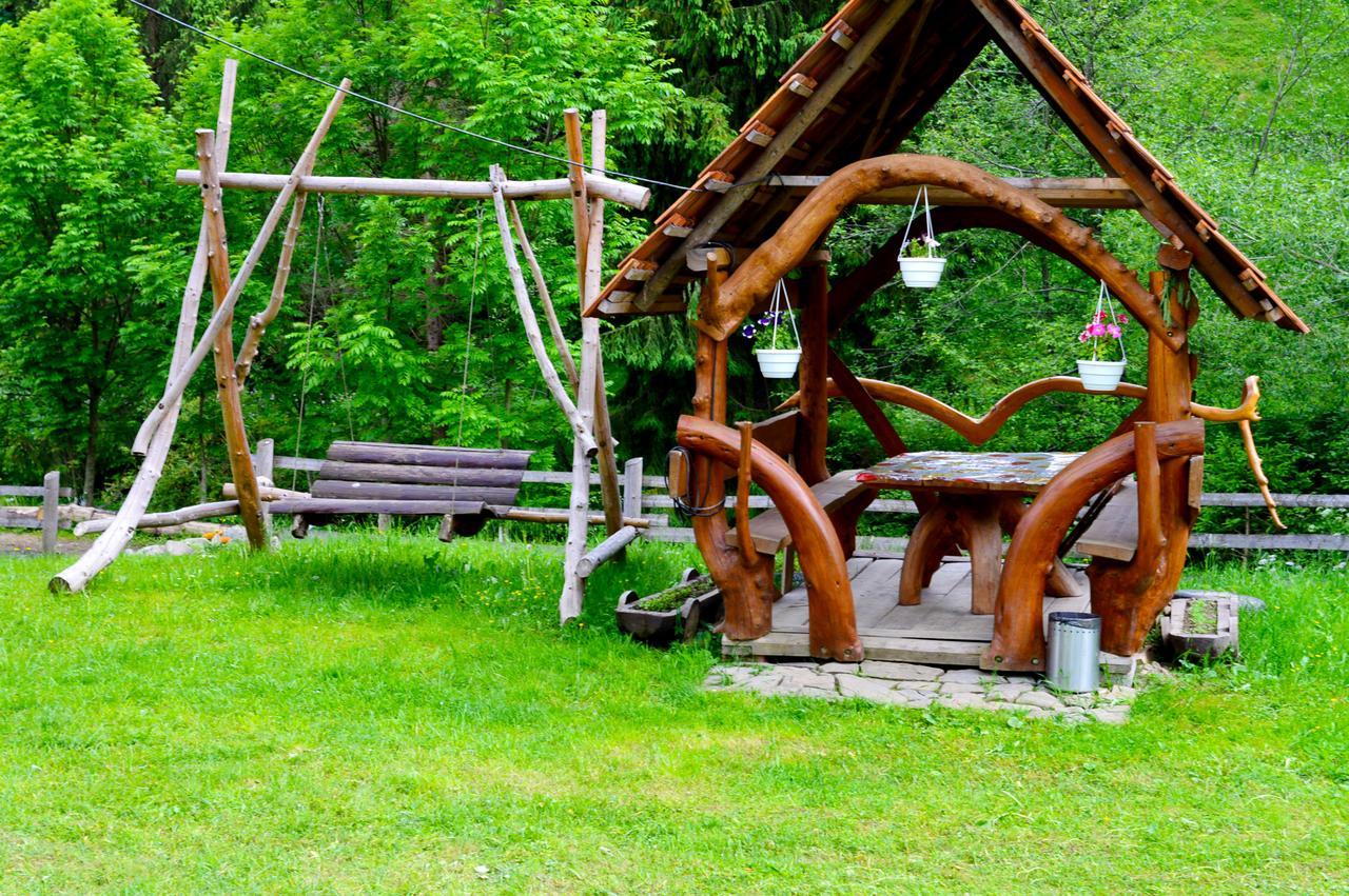 Zatishok Bilya Richky Lodge *
