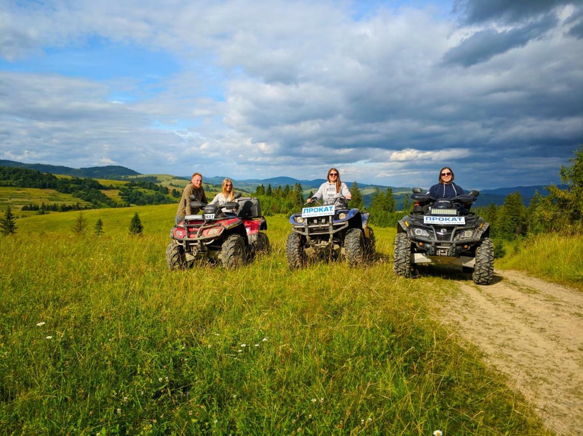 Zatishok Bilya Richky Lodge Pilipets